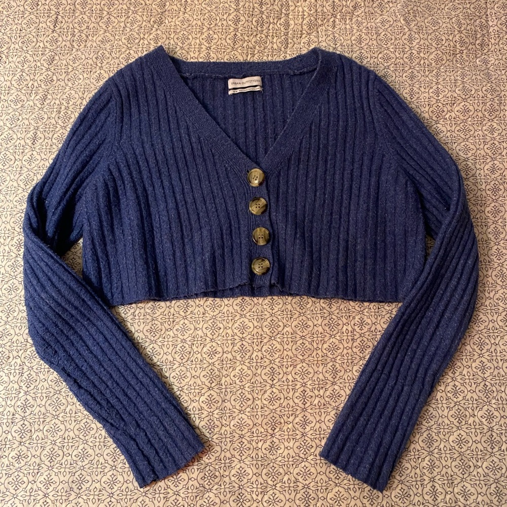 Cropped Urban Outfitters Sweater